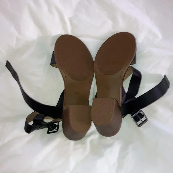 Merona Chunky Heel Shoes with straps at ankle - Picture 6 of 13